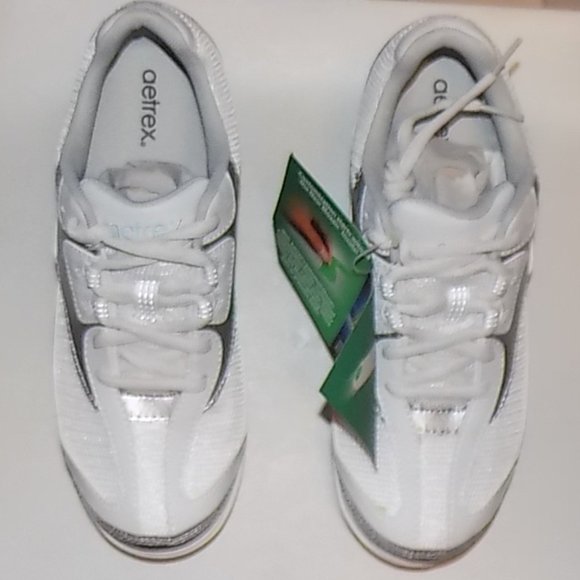 NIB Aetrex bodyworks with customizable insoles - Picture 7 of 8